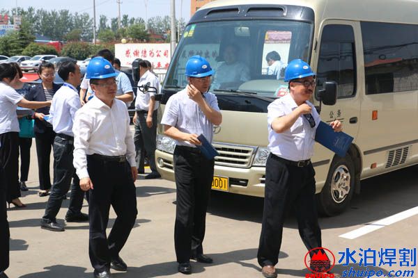 侯典峰、王力舟來水泊焊割