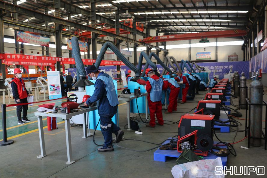 3.手工焊比賽現(xiàn)場.JPG 3.手工焊比賽現(xiàn)場.JPG