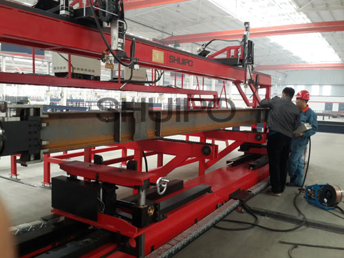 鋼結(jié)構(gòu)附件自動焊接機